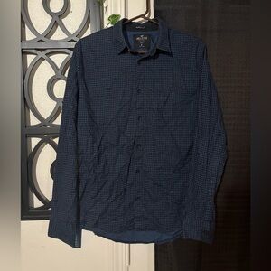 Hollister Men's muscle fit Dark Blue Checkered button up collar long sleeve